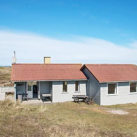 6 Person In Henne-by Traum *